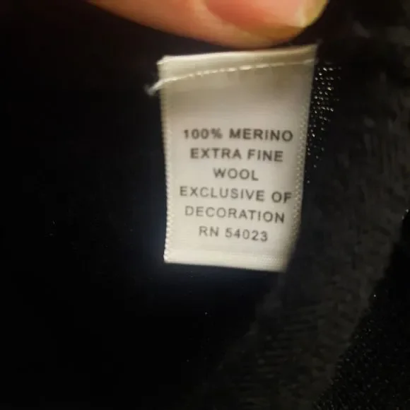 Banana Republic 100% Extra Fine Marino Wool Button Up Cardigan Sweater Black XS - Picture 3 of 9